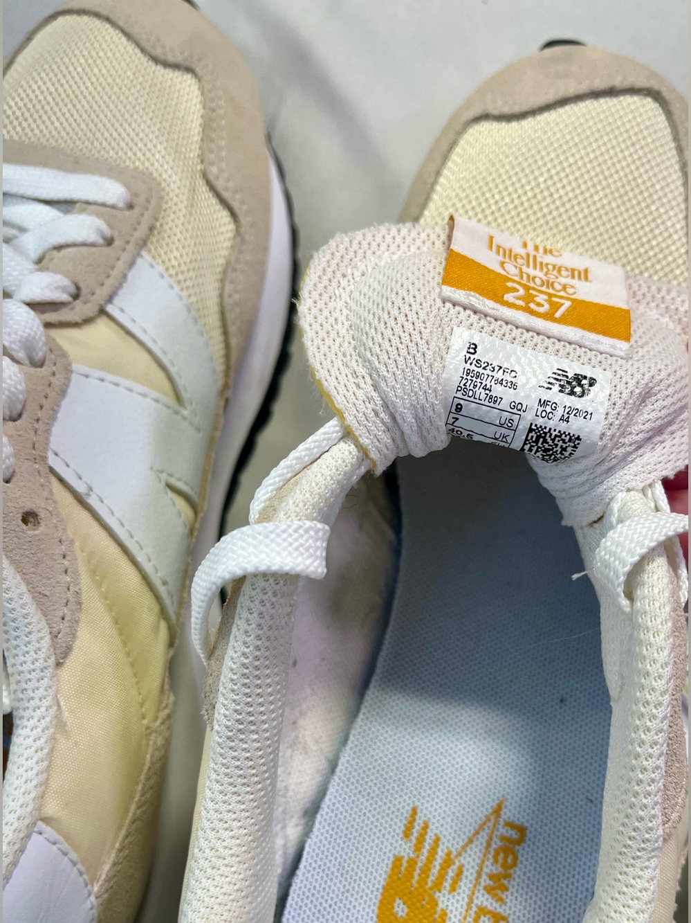 New Balance Women’s 237 Running Casual Shoes Sneaker Cream White - 9 - Picture 4 of 13